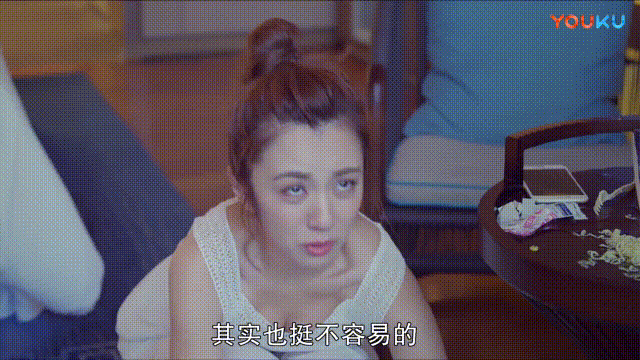 Sunny拍了一张20岁学生舔嘴唇的照片。网友:他学生时代有这么吸引人吗?