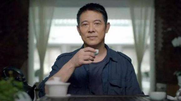 李连杰归隐佛门了吗?(李连杰山洞打坐)