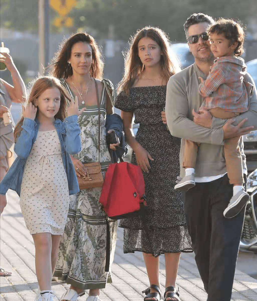 美国女演员杰西卡·坎贝尔(杰西卡阿尔芭近照)