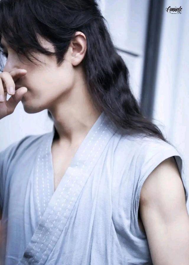 肖战的小姑娘是谁(肖战的小可爱)