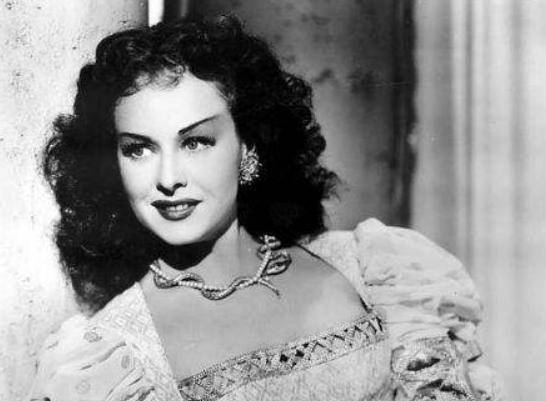 卓别林绯闻女友(卓别林最后一个妻子)