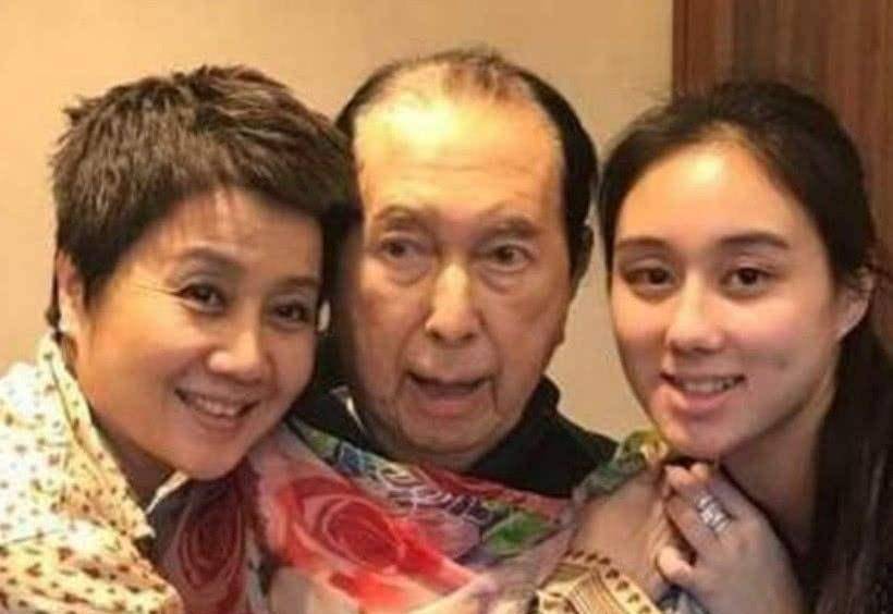 何鸿燊女儿何超欣简介(何鸿燊最疼爱的女儿何超琼)