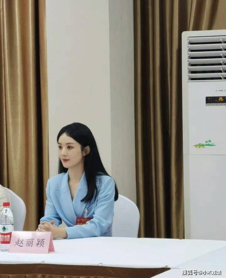 赵丽颖当服务员(赵丽颖以前做过服务员吗)