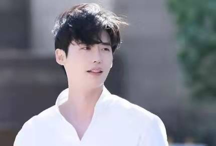 李钟硕入伍前新剧确认(李钟硕fm见面会)