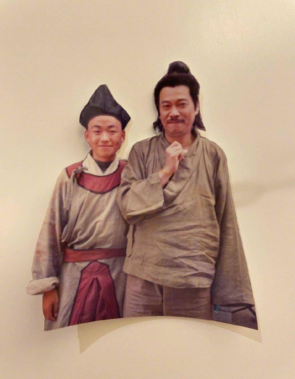 他们都是少林寺的弟子，在王的电影里有很多。为什么释小龙没有人？