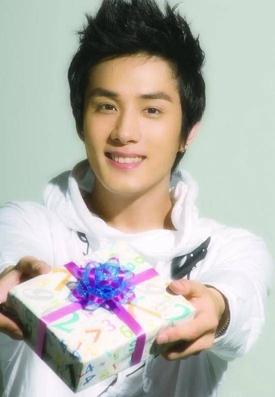 李承铉是全职爸爸(李承铉做了几年奶爸)