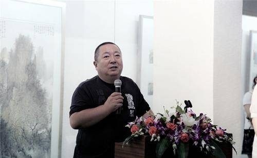 还记得主持人董浩吗？36岁那年，接到病危通知。现在他住在乡下，享受64岁的生活。