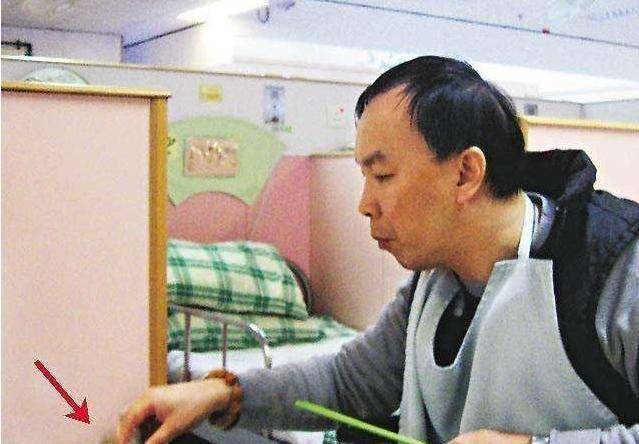 香港年轻男歌星患癌(66岁香港歌星病魔缠身)