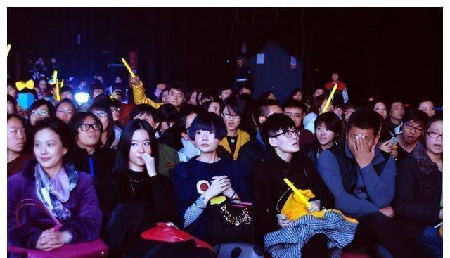 《美女暴击》刘亦菲：身价过亿，一件棉袄穿了十年，现在国籍有争议。