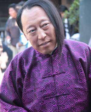 “苏大强”:长得丑，中学考了4年戏剧，一入学就爱上了。