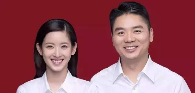 张艺谋娶19岁(71岁张艺谋携娇妻买豪车)