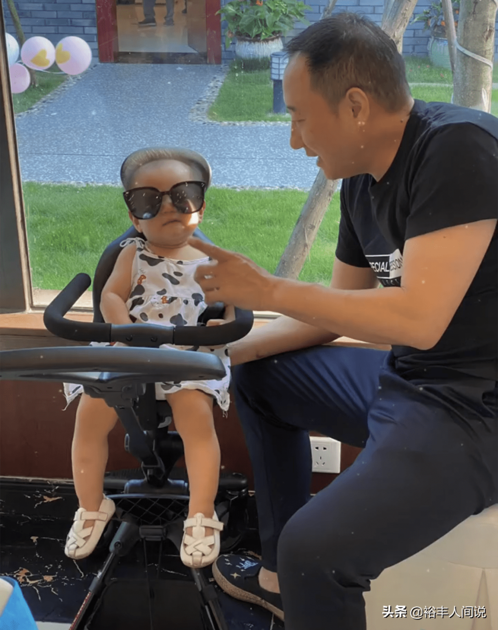 谭警官 结婚(50岁谭警官首晒父女合照!扎小辫超可爱,小21岁三婚妻子气质突出)