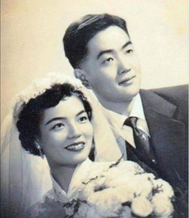 陶昕的前妻：她的丈夫为了琼瑶抛弃了妻子和儿子。她撕碎了三笑88岁带走丈夫的仇恨。