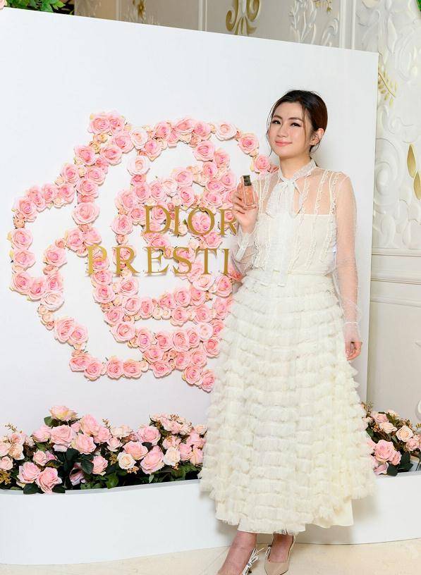 任家萱烧伤后现在怎么样(任家萱因烧伤整过容)