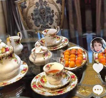 主持人吴晓蕾最近被曝光，在医院脸色苍白。一家老牌上市公司住在一栋豪宅里。