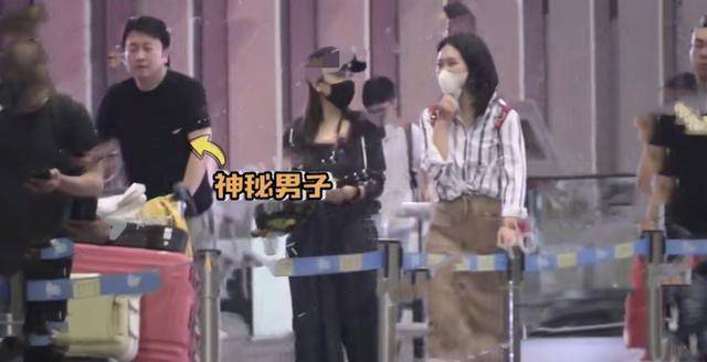 杨蓉从晒男朋友的角度发帖:我想和你一起看日落。是不是怀疑好事近了?