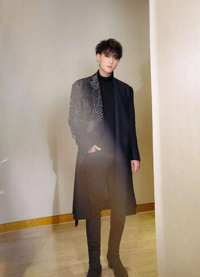 刘浩存周冬雨同框(刘浩存下一个周冬雨)