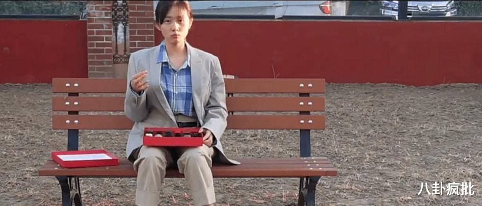 黄磊用心良苦！黄多多秀英文联健身，过度营销被吐槽！