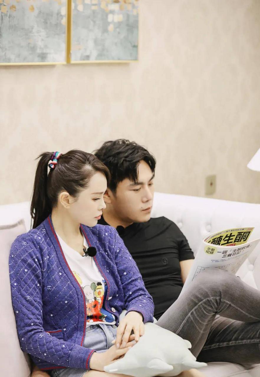 伊能静穿的长连衣裙(伊能静半身裙)