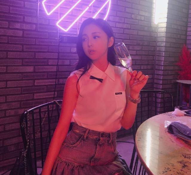 疑似潘玮柏老婆夜店视频曝光,打碟做DJ,天王嫂方媛也和她一起(潘玮柏老婆夜店游戏)