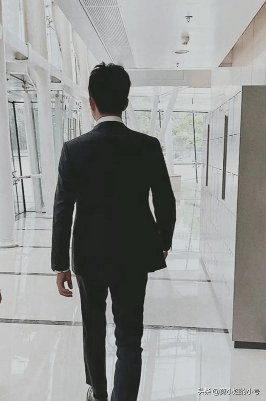 成熟大叔型明星(成熟大叔男明星)