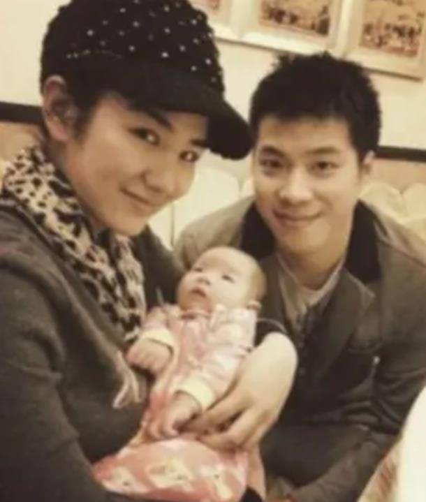 著名女演员希拉被她的前男友强奸了！面部淤青、肿胀、出血都很痛苦。