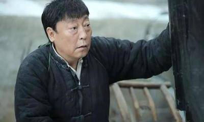 “苏大强”:长得丑，中学考了4年戏剧，一入学就爱上了。