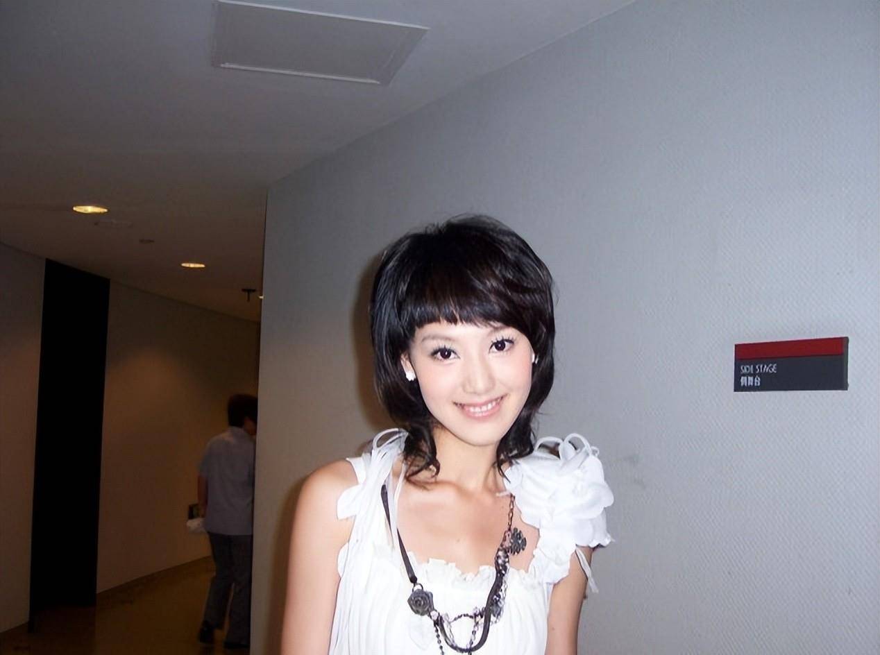 主持人王冠结婚了吗丈夫是谁(王冠李咏主持过的节目)