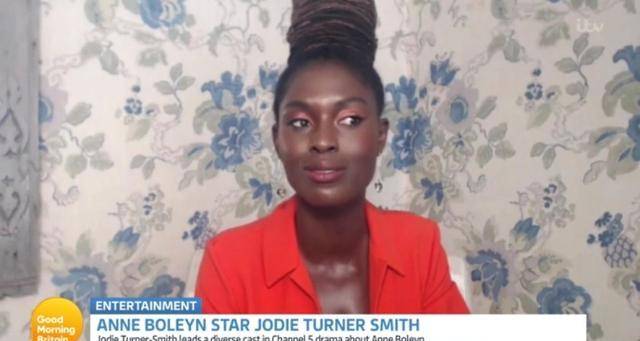 英王室哈里梅根新动态(哈里梅根爆王室猛料)