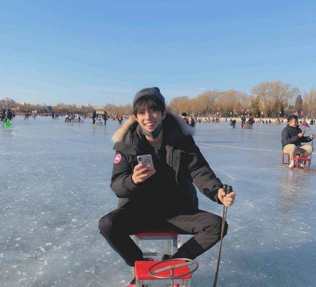 肖战的小姑娘是谁(肖战的小可爱)