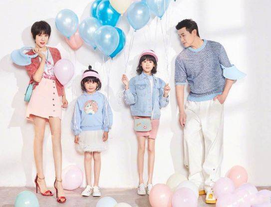 林志颖家有脸,艺鹭家有长腿,李香家有腰。看到他的家人真的很神奇。