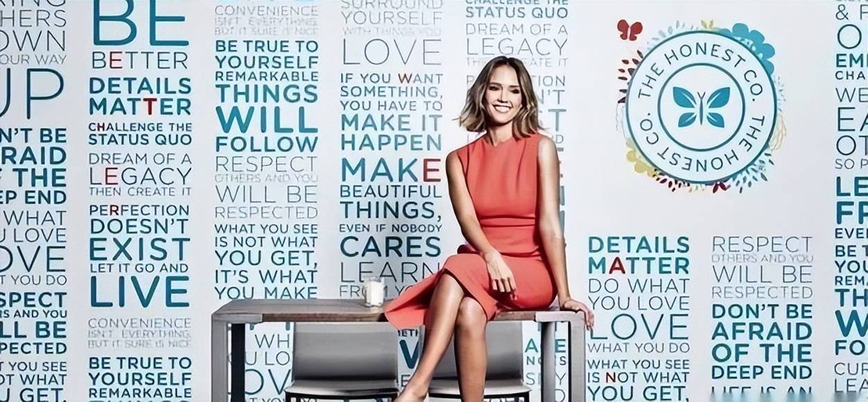 美国女演员杰西卡·坎贝尔(杰西卡阿尔芭近照)