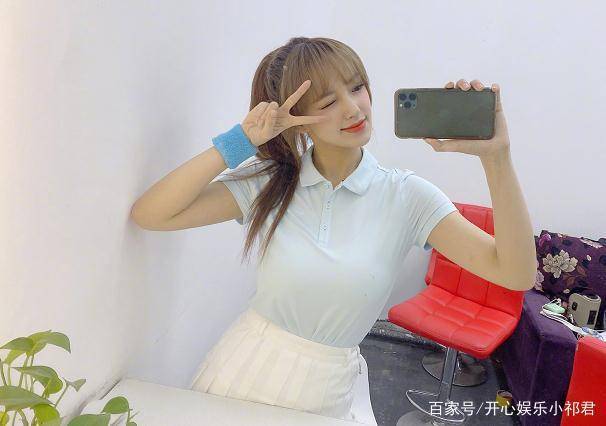 程潇太胖成不了爱豆?看看她的腿和她旁边那个女孩的腿的对比。如果她体重超过一百呢?