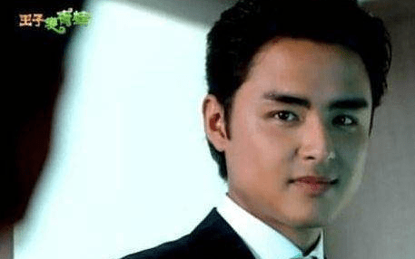 一出道就成了男主角,所有演员都成了一线明星。现在他的风采不减当年。