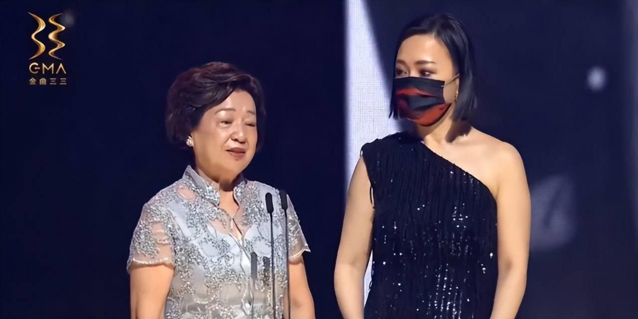 金曲奖向陈等10位已故音乐人致敬，其中年龄最小的只有26岁，画面让人落泪。