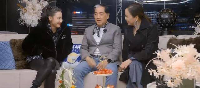 003010小林青霞首次曝光自己的再婚态度,并承认不想公开恋情,引发热议。