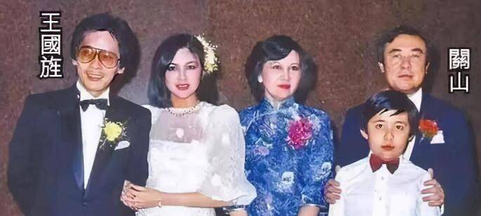 她为什么放任自己35年?扭曲的情感观里没有真正的“自爱”。