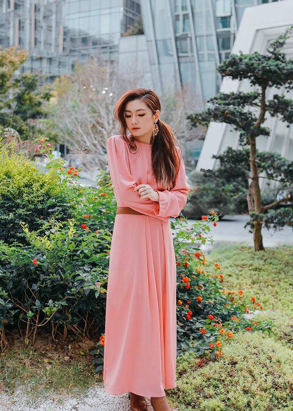 任家萱烧伤后现在怎么样(任家萱因烧伤整过容)