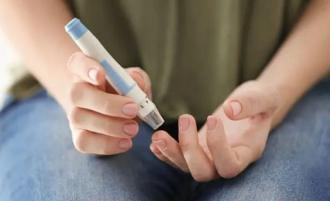 饮食导致糖尿病(吃太多会导致糖尿病吗)