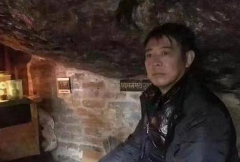 李连杰归隐佛门了吗?(李连杰山洞打坐)