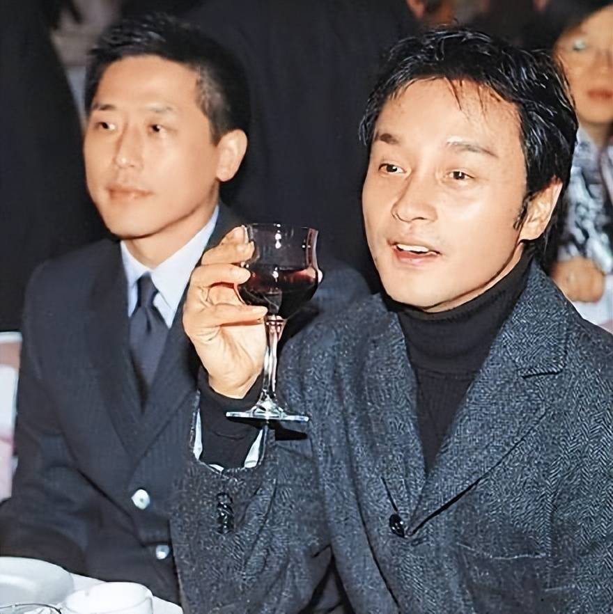 张国荣逝世17周年唐鹤德发文缅怀(2002年张国荣生日唐鹤德为什么缺席)