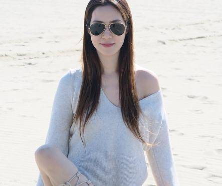 富豪嫁女儿花费14亿(14岁被称为人间尤物富豪用10亿娶回家的小说)