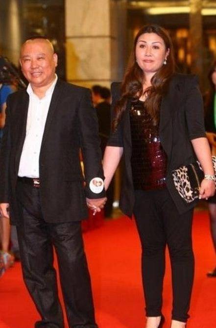 想当“狗”却被逼成“龙”！郭德纲：我在德云社兼职。