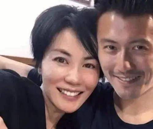 身家20亿的王菲,喜欢喝酒抽烟打麻将。她的性格和李注定要分手。