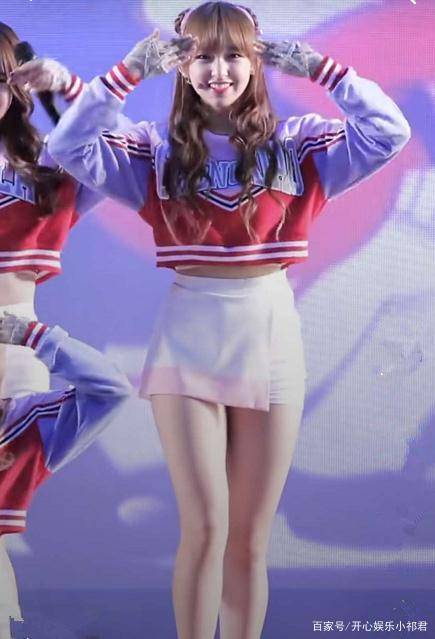 程潇太胖成不了爱豆?看看她的腿和她旁边那个女孩的腿的对比。如果她体重超过一百呢?