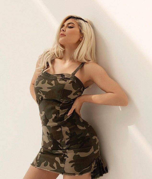 卡戴珊合影(走进卡戴珊)