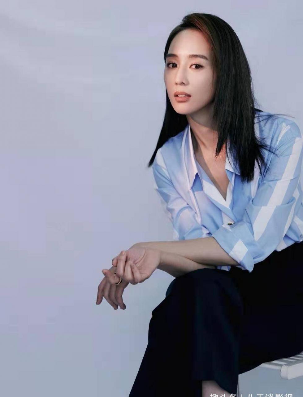 张钧甯的家庭(张钧甯家境曝光,妈妈是教授爸爸学法律,外公家教更严格)