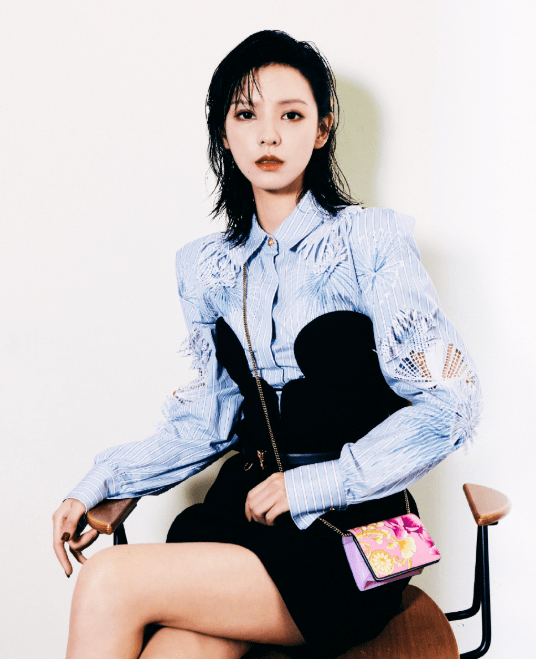 张予曦大方晒素颜照作出回应(张予曦是怎么变成精致大美人的)