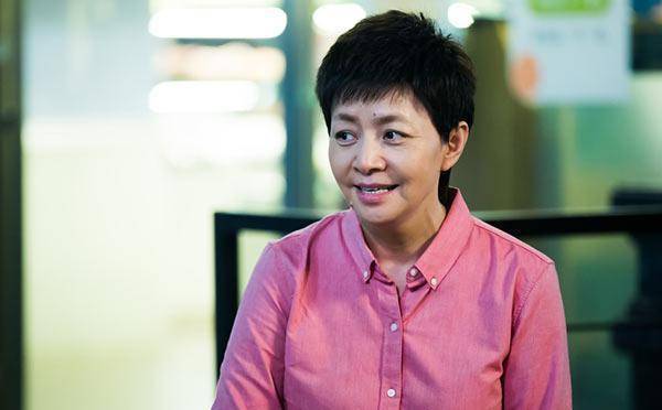 低调24年后,宋丹丹的第三任丈夫被曝光,意外揭露了大家都不敢说的真相。