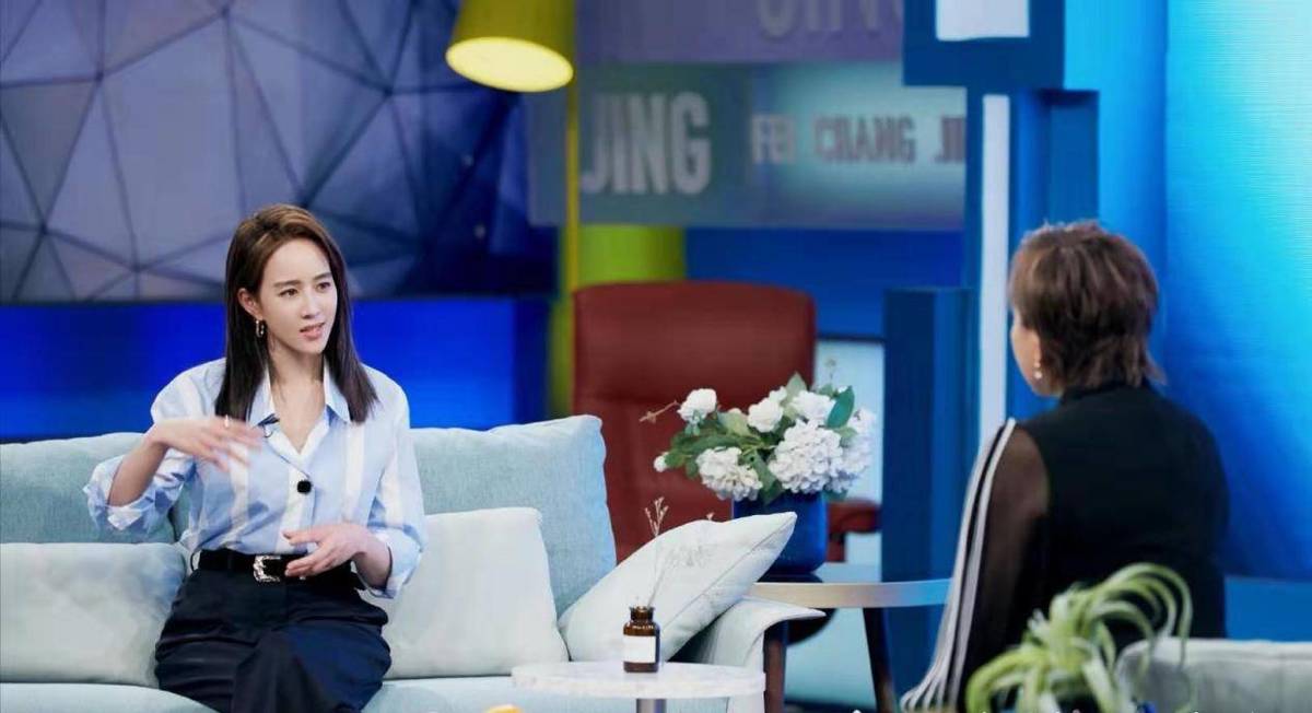 张钧甯的家庭(张钧甯家境曝光,妈妈是教授爸爸学法律,外公家教更严格)